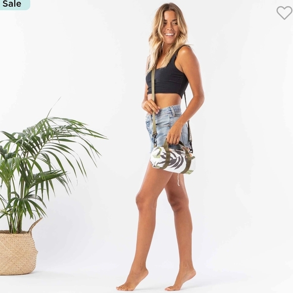 ALOHA Collection Mini Mini Duffle In Painted Bird - Picture 3 of 7